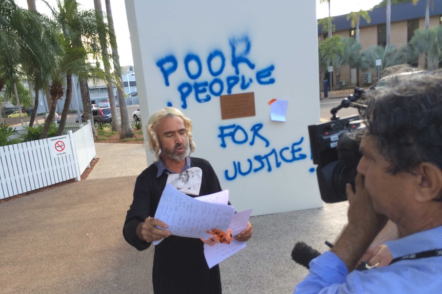 Police investigate Darwin graffiti attack on courthouse