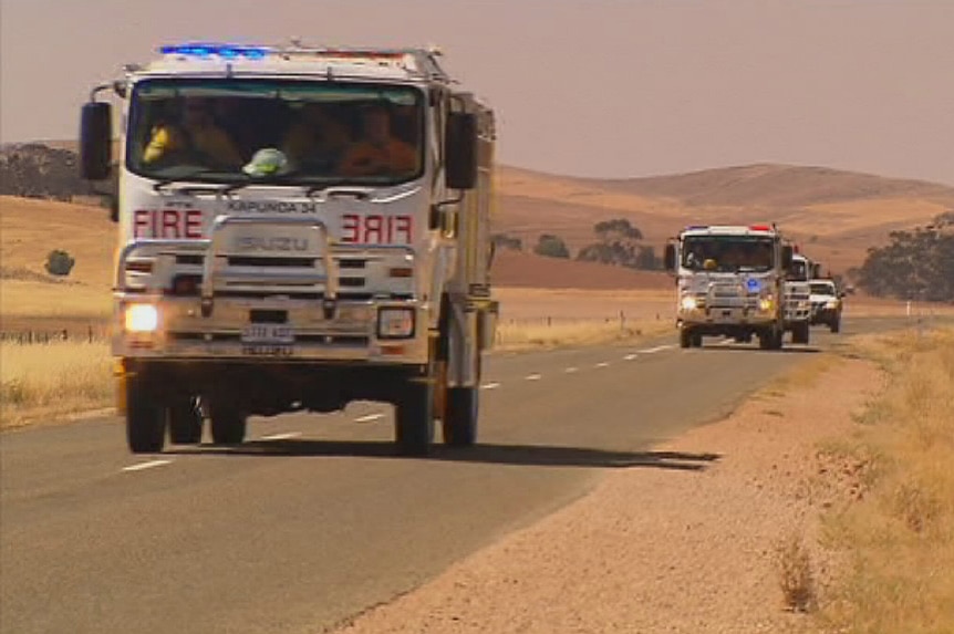 CFS convoy en route to Bundaleer fire in SA mid north