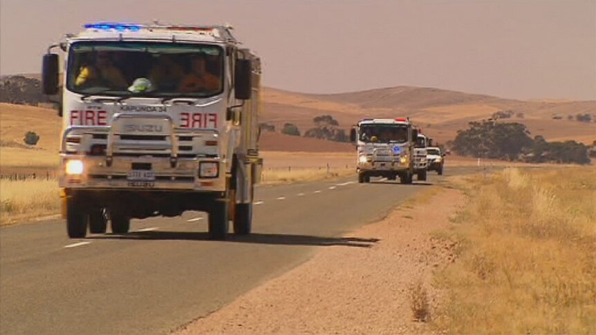CFS convoy en route to Bundaleer fire in SA mid north