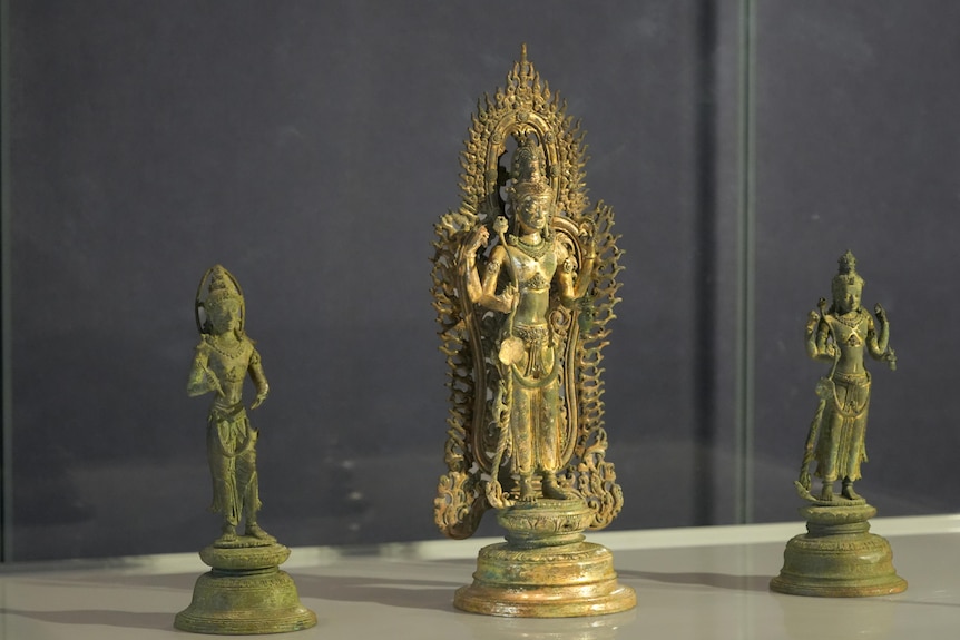 Over 100 'stolen' Cambodian artefacts sitting in prestigious Australian ...