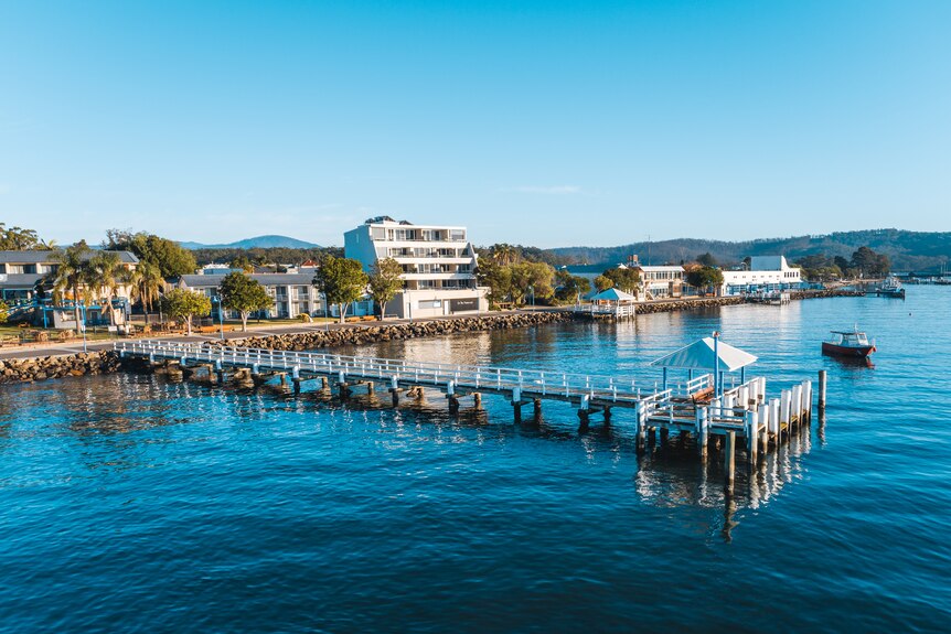 A waterfront view looking at the town of Batemans Bay.