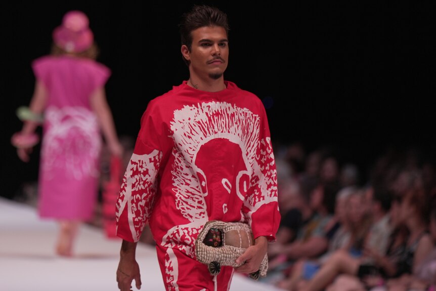 Country to Couture showcases First Nations fashion ahead of 2023 Darwin  Festival opening - ABC News