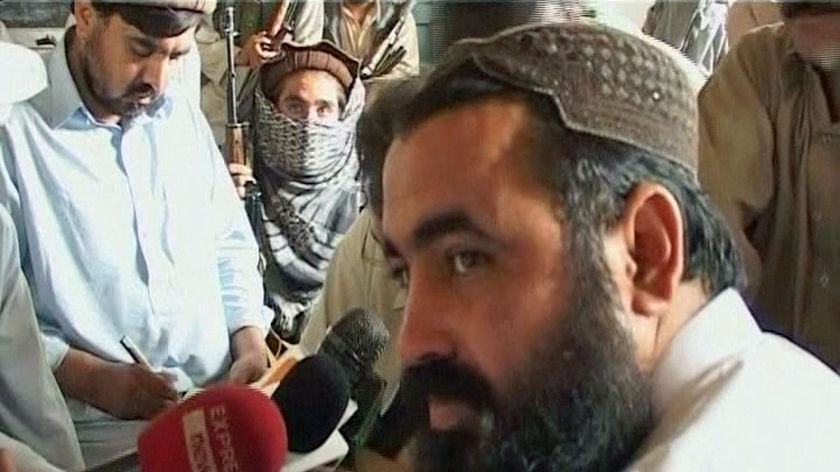 A commander in the Pakistani Taliban has insisted that Baitullah Mehsud is still alive.