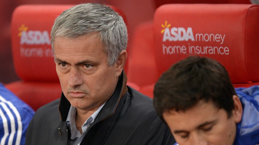 Chelsea sacking ... Jose Mourinho (L)