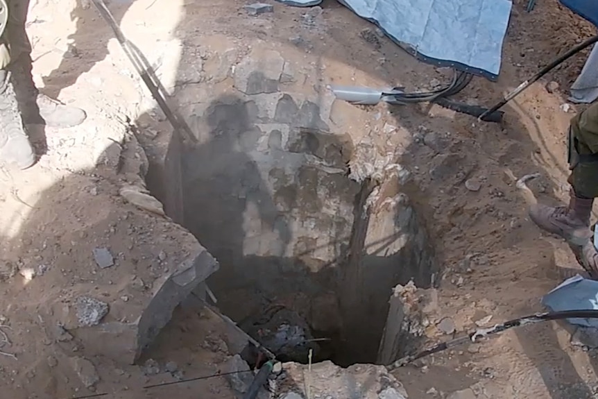 a view of a hole in the ground