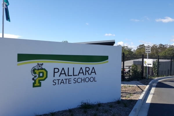 Sign at the front of Pallara State School