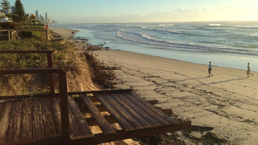 Viewing platform hangs: A platform to nowhere where Mermaid turns into Nobby Beach