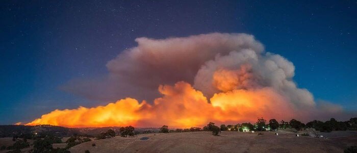 Adelaide Hills bushfire by night custom 700x300 pixels