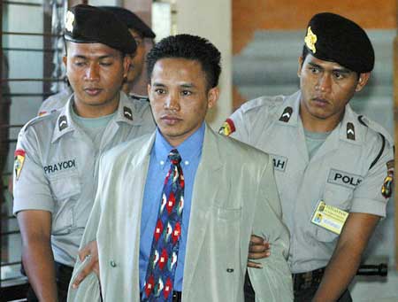 Prosecutors Seek 20 Years Jail For Bali Bomb Suspect - ABC News