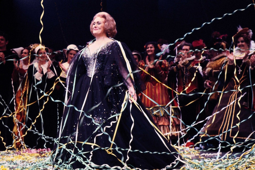 Dame Joan Sutherland on stage in 1990.