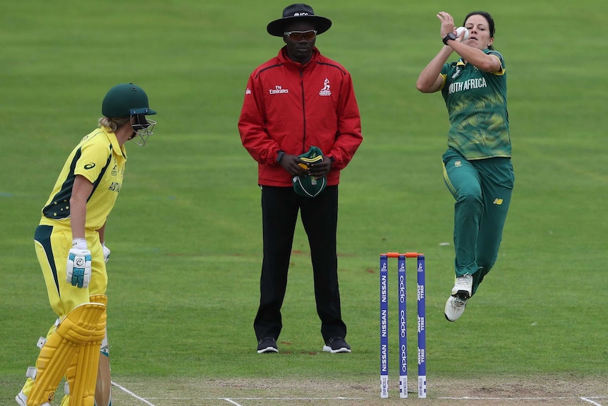 Marizanne Kapp bowls against Australia