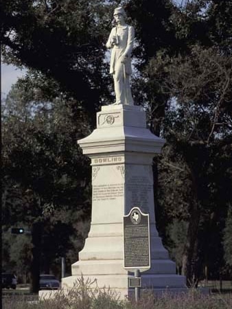 A general view of the general Dowling Monument.