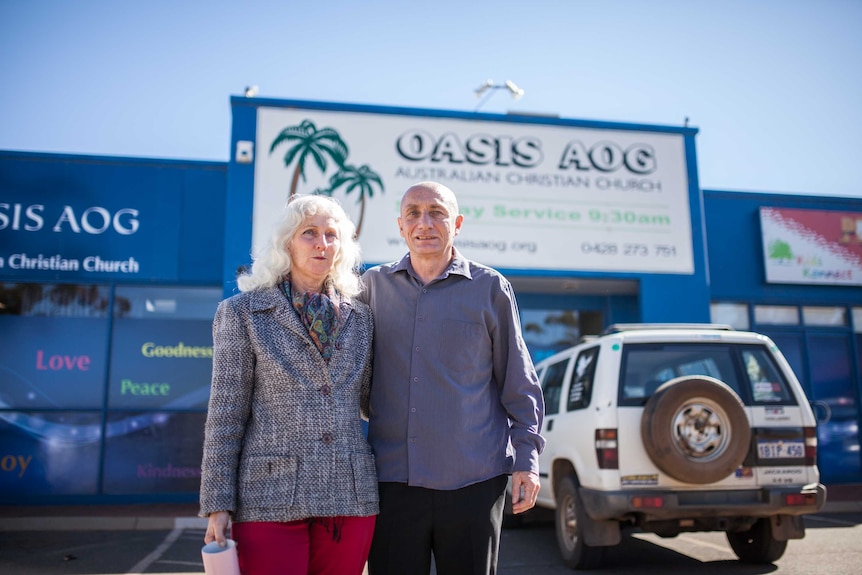 Pastor Bill Kirkland and his wife in Kalgoorlie, WA.