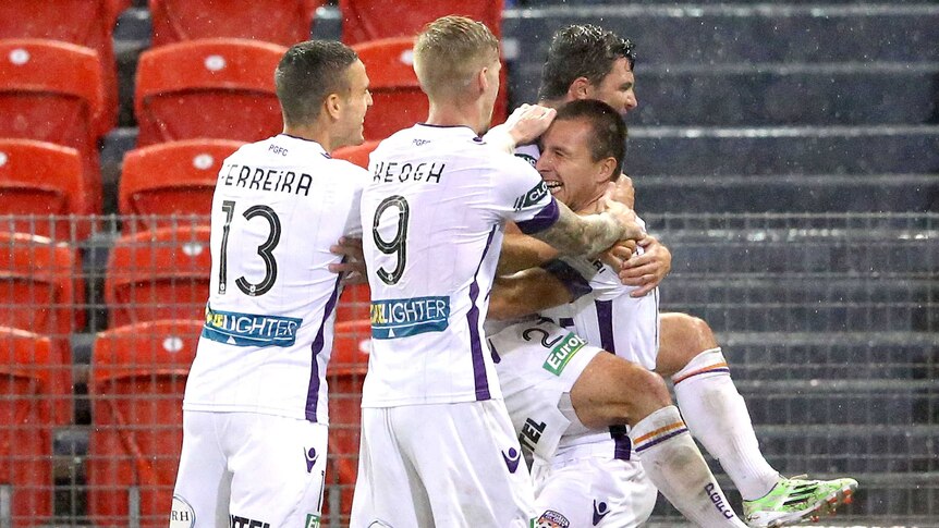 Perth Glory celebrates Marinkovic goal against Jets