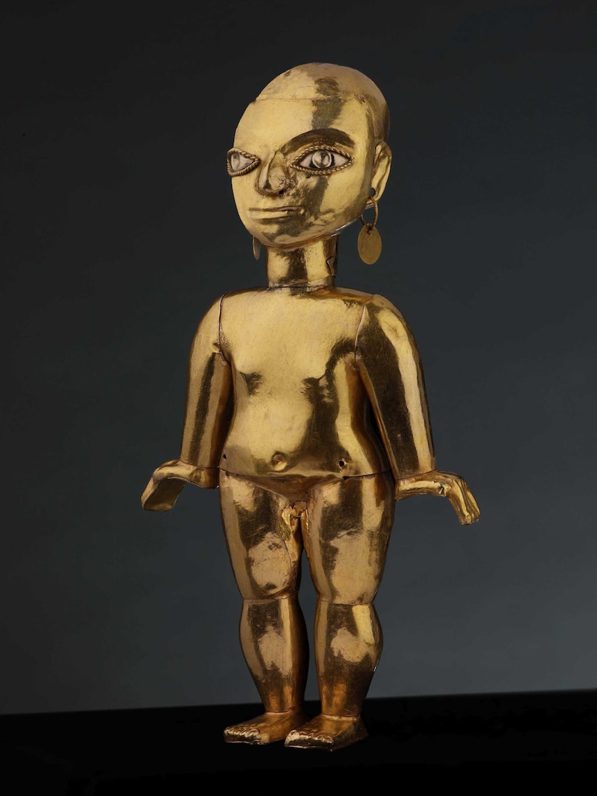 Valuable gold statue