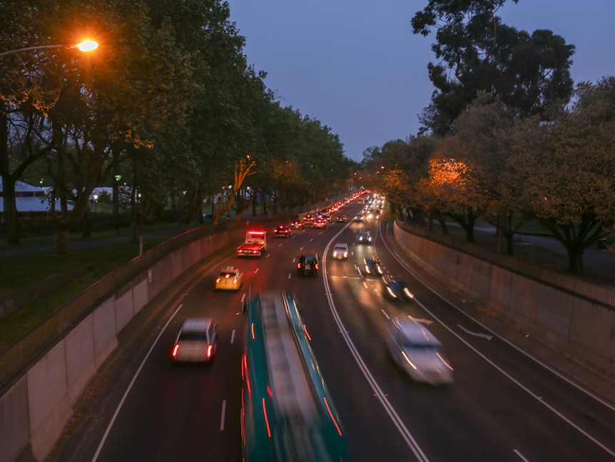 Heavy evening traffic on Alexandra Avenue in Melbourne.