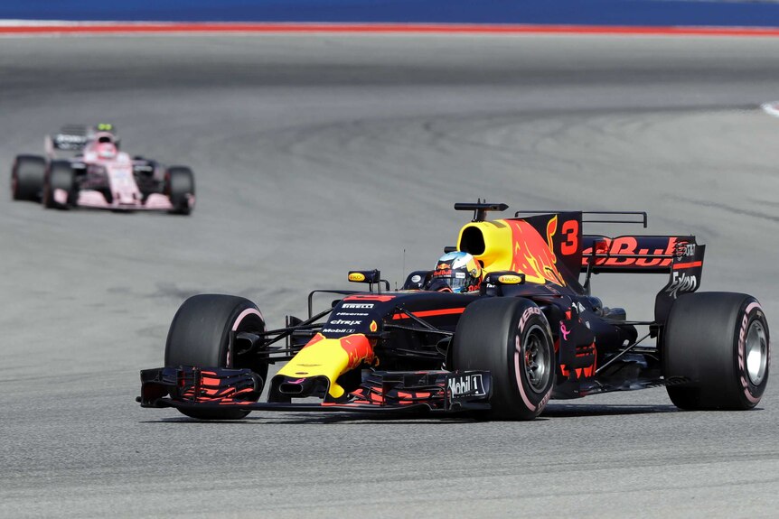 Daniel Ricciardo driving around a bend during the final practice session at the US Formula One Grand Prix.
