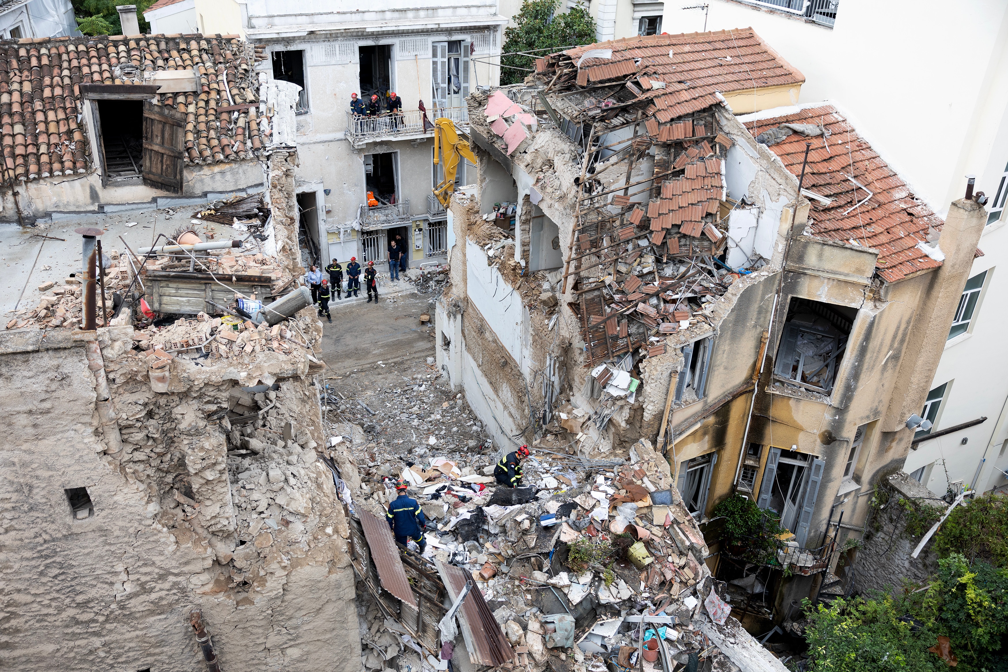 Six bodies recovered from rubble of Athens building after explosion