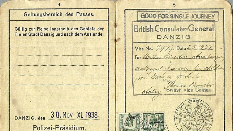 A scan shows visa pages of a German woman  who accompanied Jewish children to Britain in May 1939.