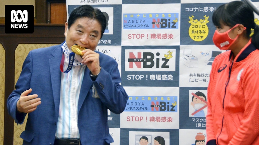 Japanese Olympian to receive new gold medal after Mayor takes a bite