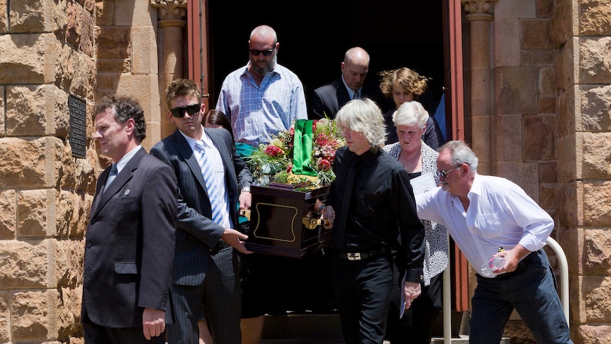 Mourners farewell bushranger Ned Kelly