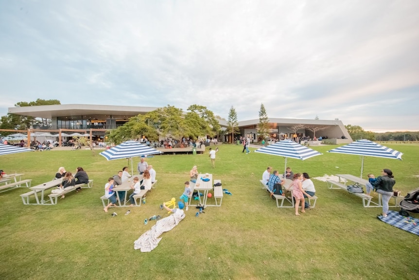 Sandstone Point Hotel grass area