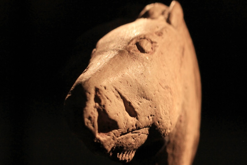 horse head figurine