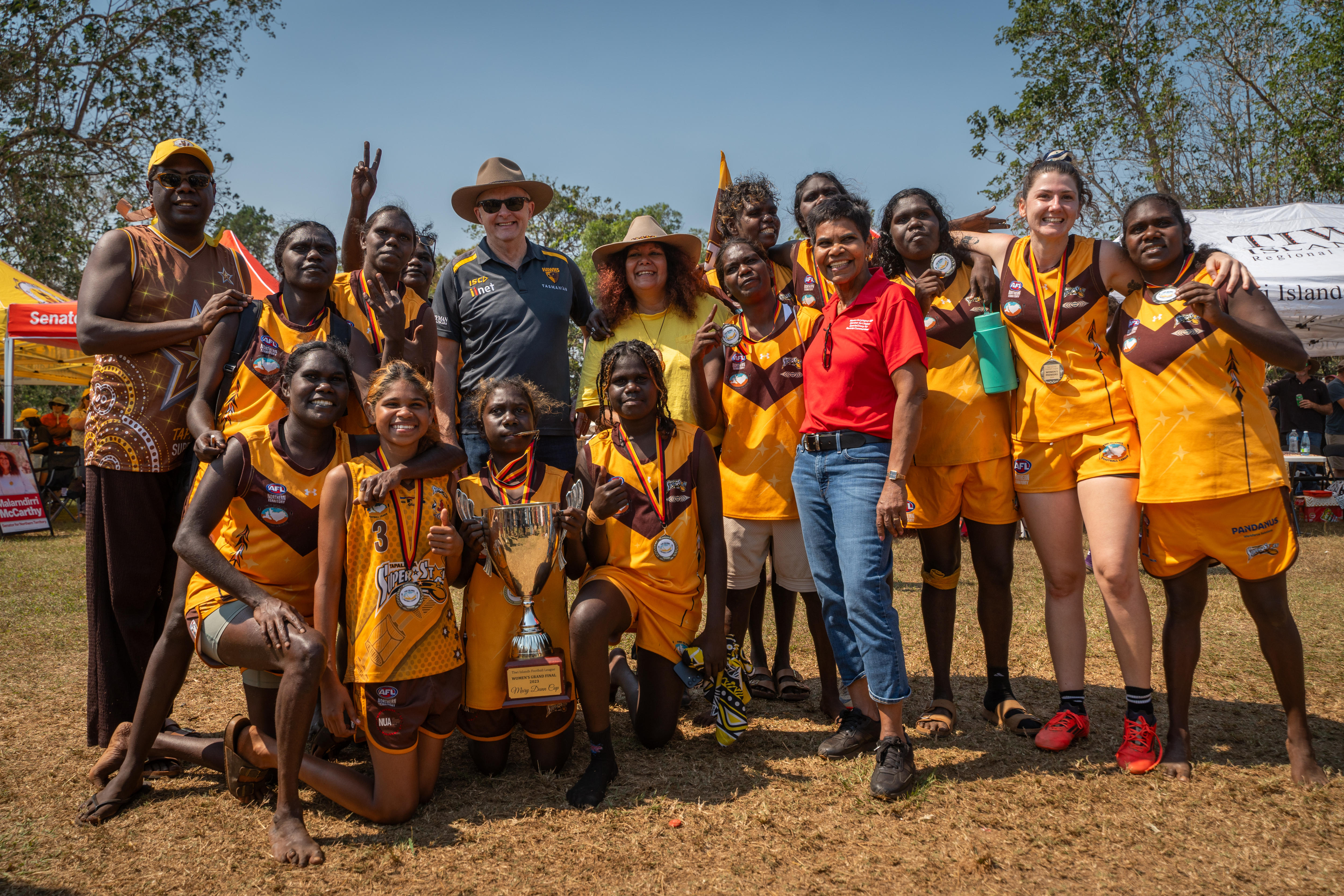 PM backs bid for future NT AFL team, no promises on funding