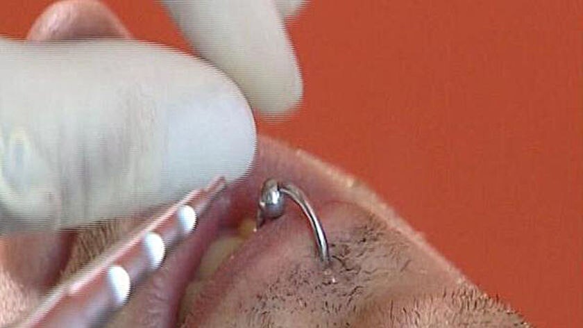 Piercing: know the risks