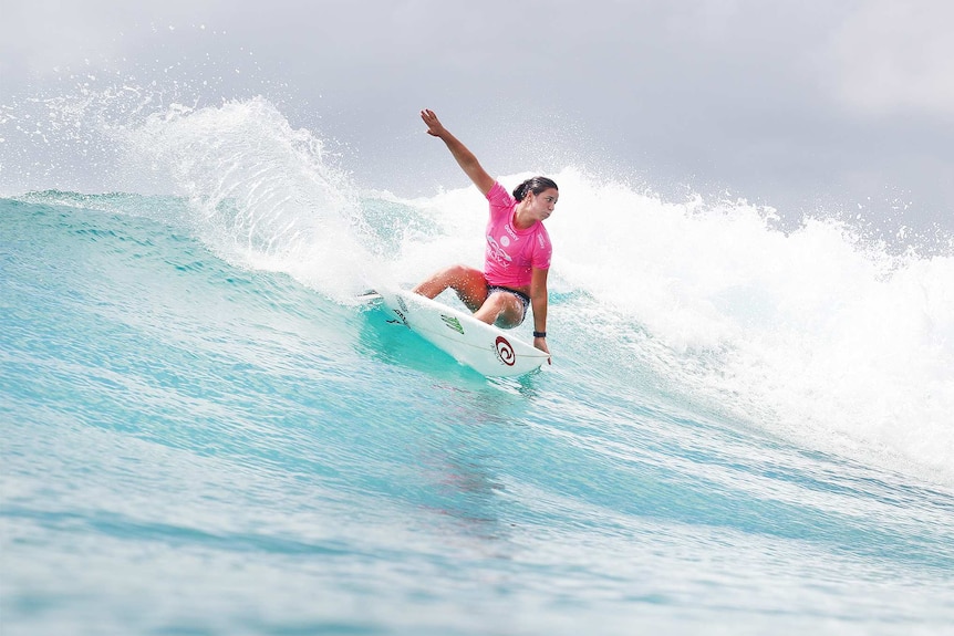 Tyler Wright beats Steph Gilmore at the Roxy Pro