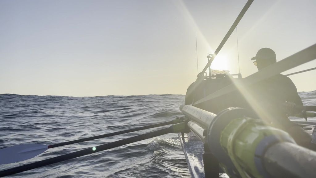 Three Scottish brothers are rowing across the Pacific Ocean - ABC News