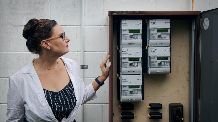 Darwin residents see electricity bills rise after installing smart meters