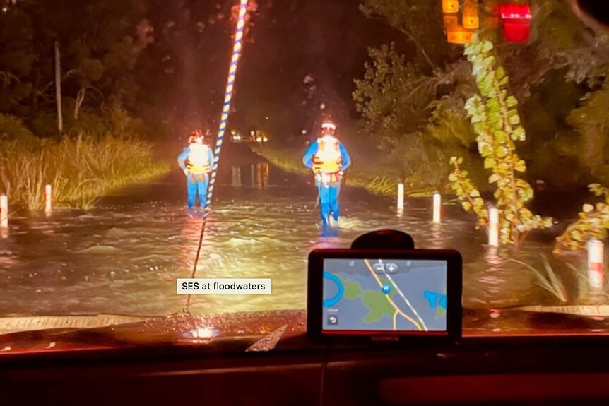 新州洪灾严重。