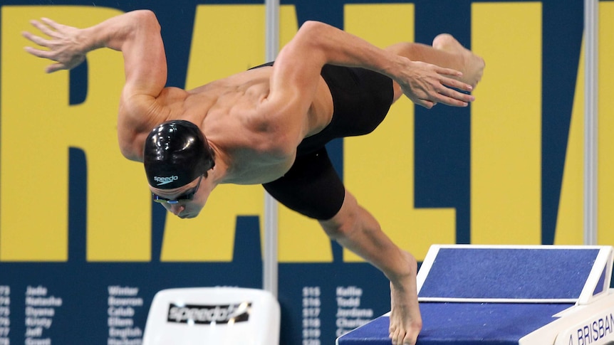 Sullivan launches off platform in 50m free