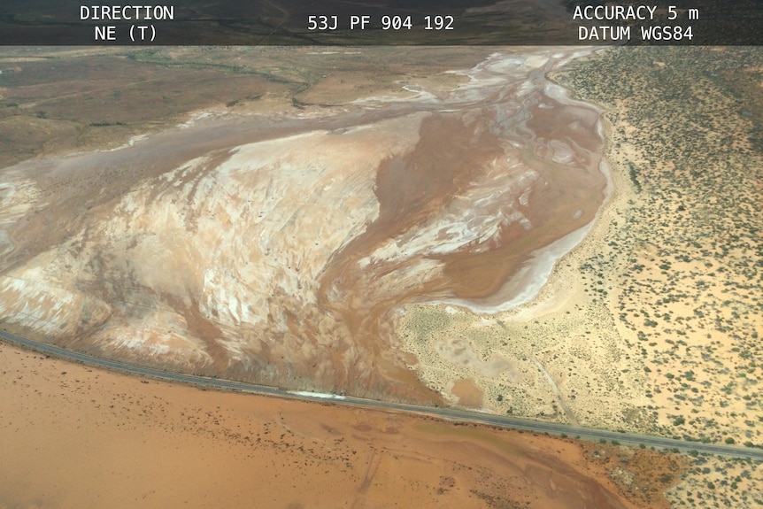 Stuart Highway remains closed north of Glendambo