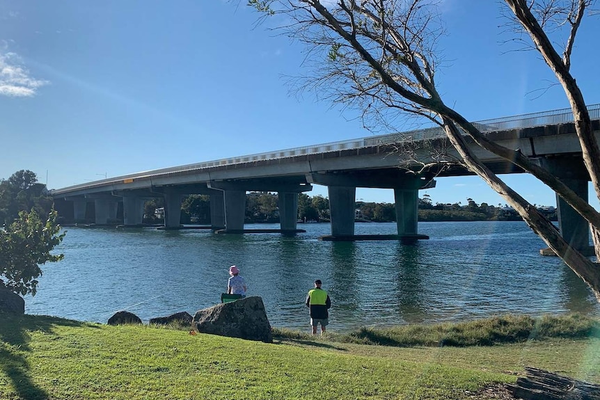 Road bridge over the Tweed River at Banora Point/Chinderah on the Queensland-NSW border.