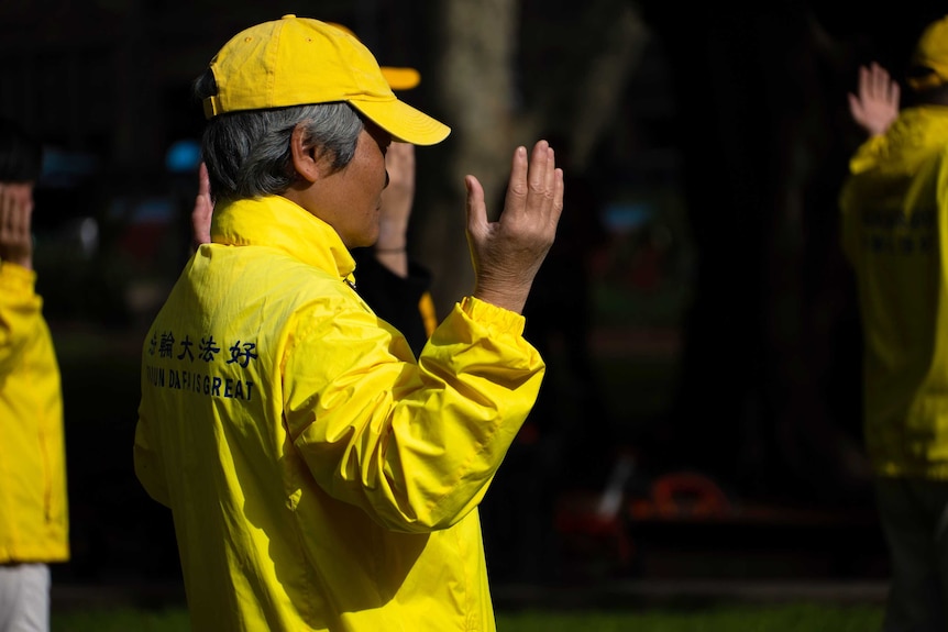 Falun Gong teaches qi gong.