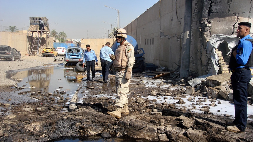 Bomb targets Baghdad police station