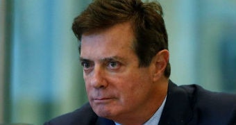 Paul Manafort looks concerned.