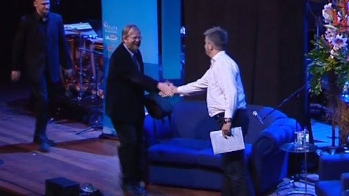 Bill Bryson being welcomed to the stage at the Perth Writers' Festival 2005
