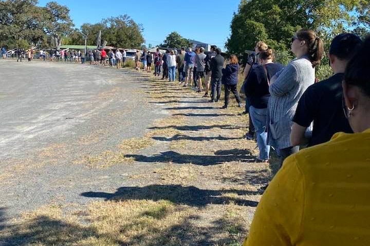Line at Rocklea Showgrounds COVID-19 vaccination hub