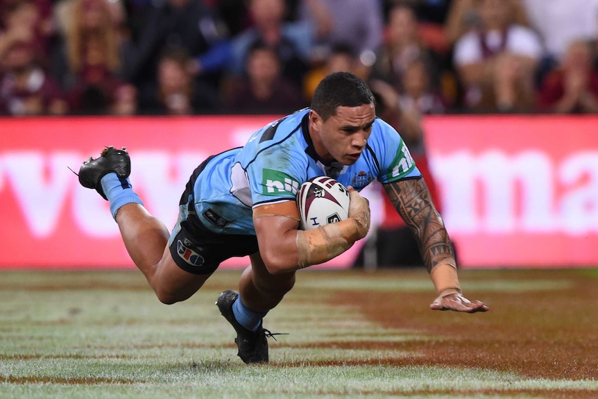 Tyson Frizell scores on his Origin debut for NSW