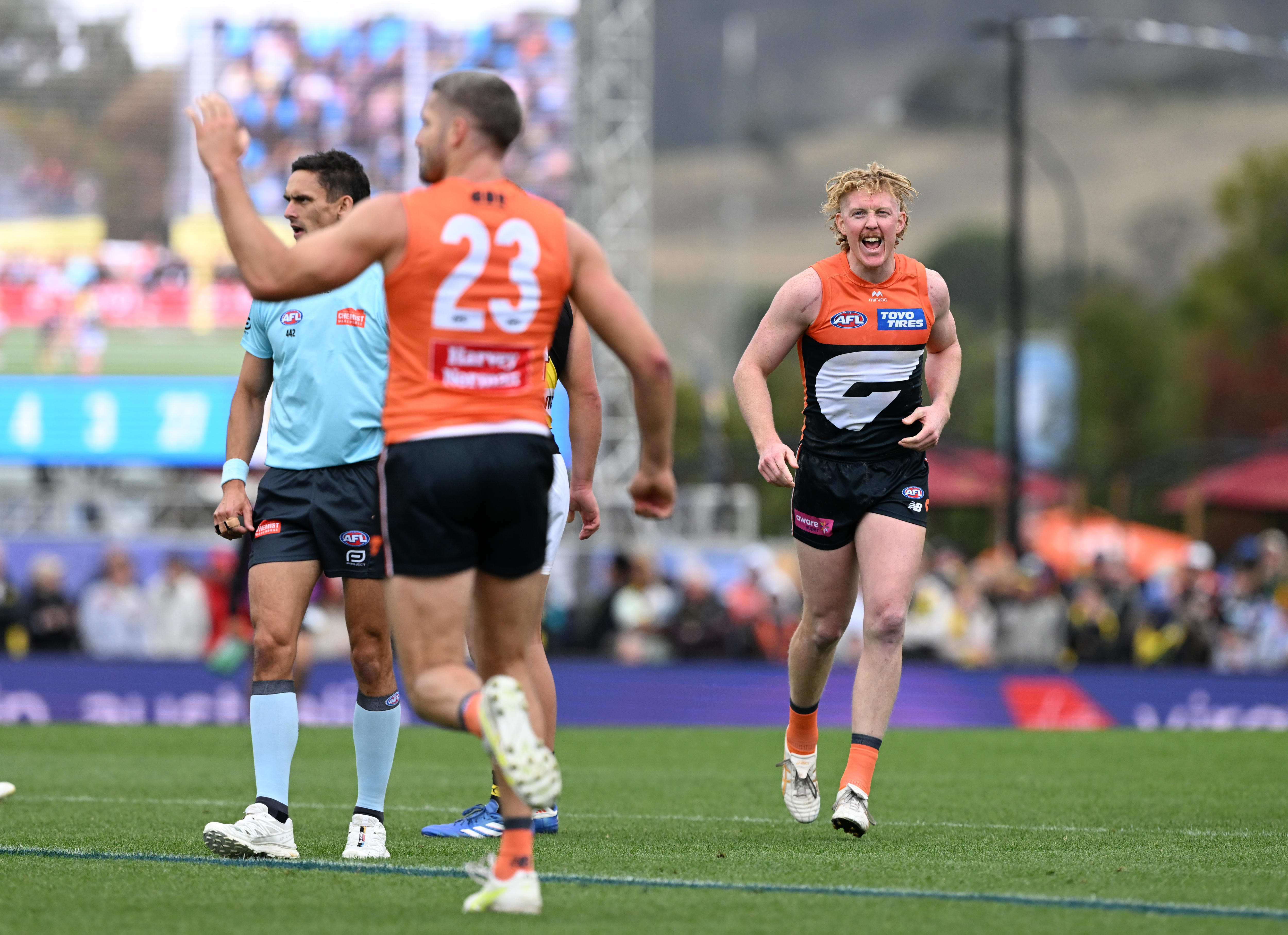 Live: Tigers challenge Giants in the Barossa ahead of Power-Saints finale