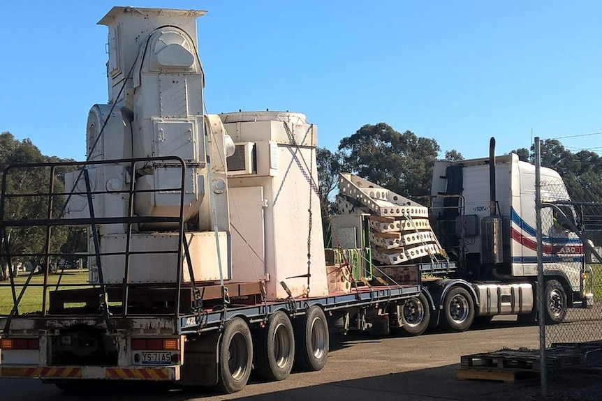 The ELDO satellite tracker being trucked to the NT
