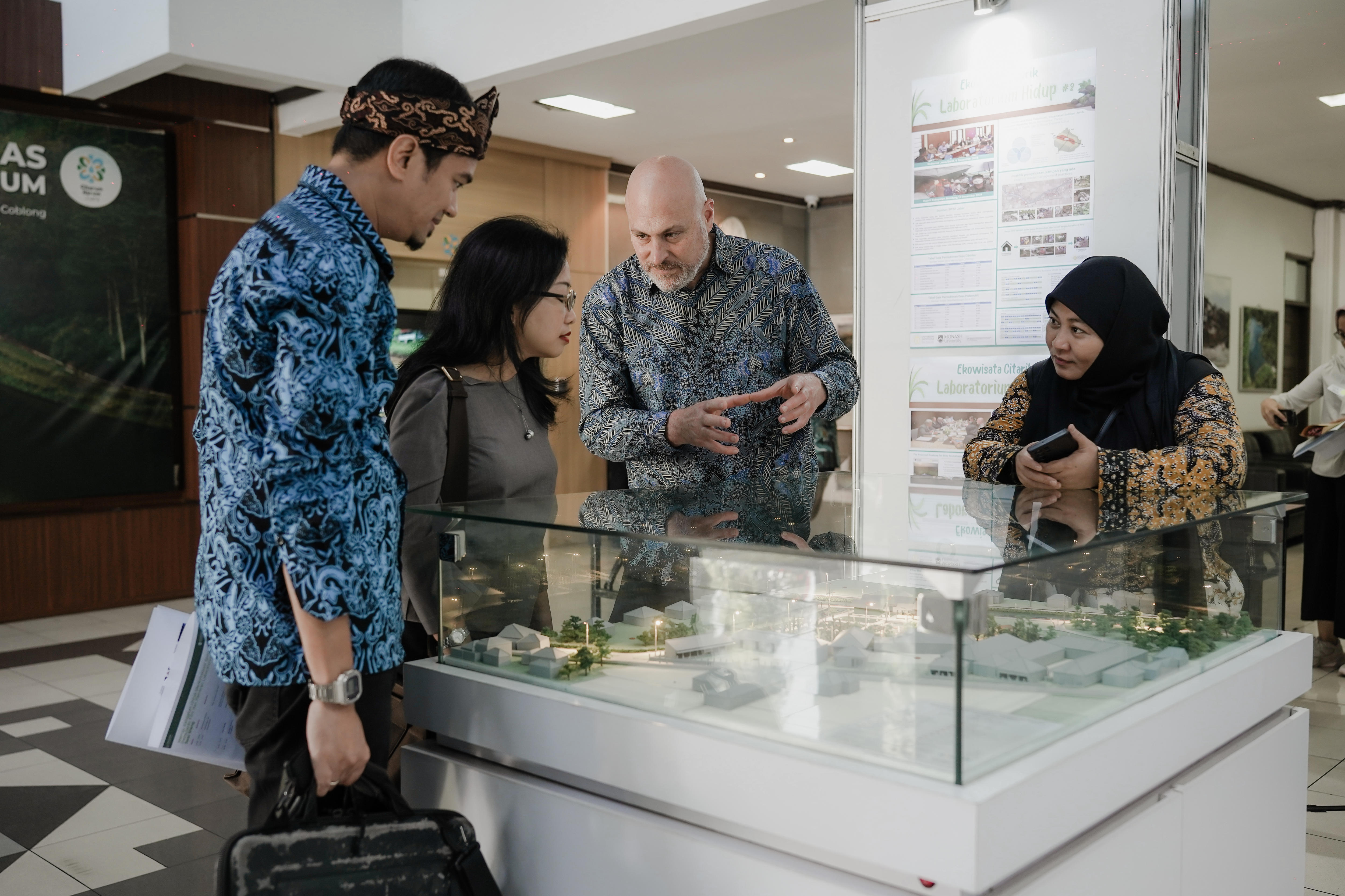 Professor Diego Ramírez-Lovering talks to project partners from the Citarum Action Research Program (CARP) at a two-day event in Bandung, West Java (1)