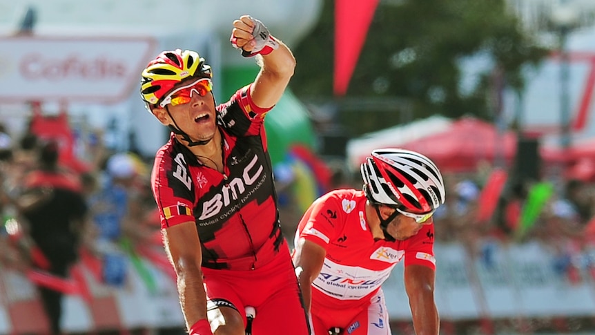 Belgium's Philippe Gilbert (L) beats Spain's Joaquim Rodriguez in stage nine of the Tour of Spain