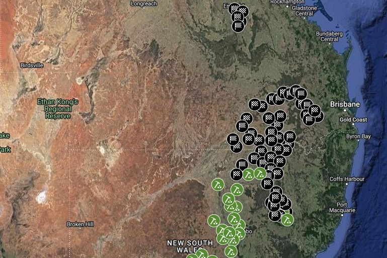 A map of QLD and NSW with 100 icons either black flags or green pick axes. Most are in southern qld and across NSW