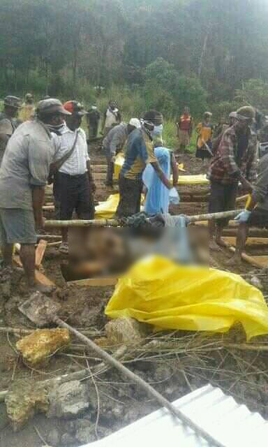 Papua New Guinea Buries Massacre Victims As Officials Fear Tribal ...