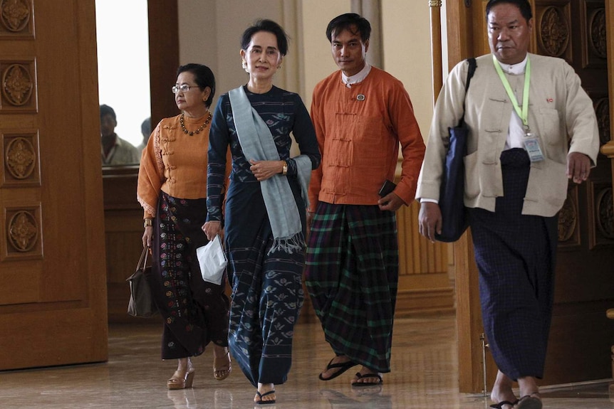 Aung San Suu Kyi arrives at Myanmar's parliament