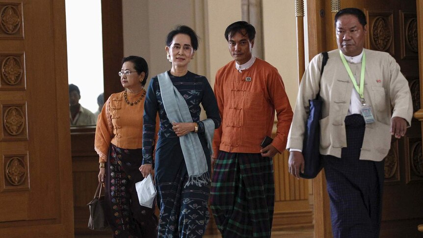 Aung San Suu Kyi arrives at Myanmar's parliament